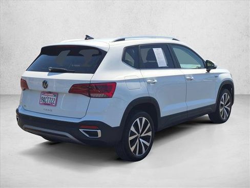 Used 2022 Volkswagen Taos SE FWD image 5