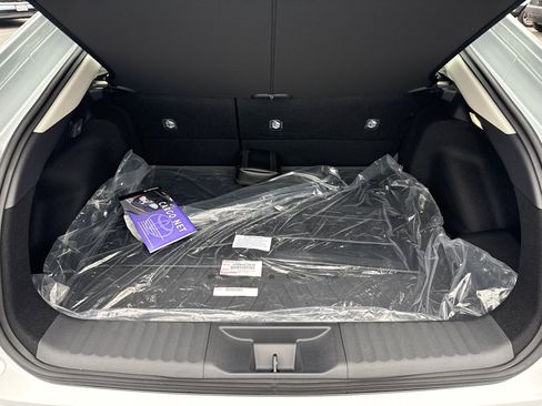 New 2026 Toyota Prius Plug-In Hybrid FWD image 9