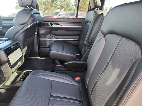 New 2026 Jeep Grand Wagoneer Summit AWD/4WD image 21