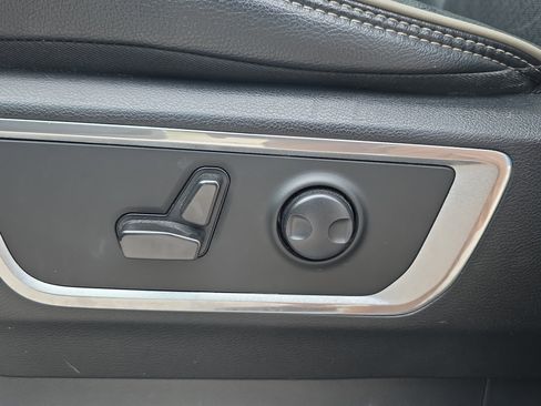 Used 2022 RAM 1500 Laramie AWD/4WD image 23