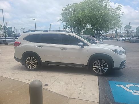 Used 2019 Subaru Ascent Touring AWD/4WD image 4