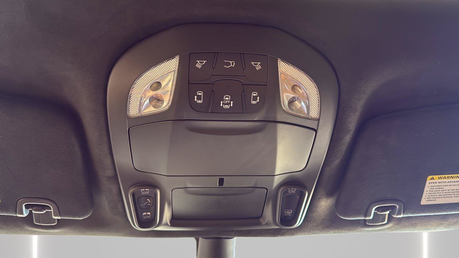Used 2023 Chrysler Pacifica Pinnacle FWD image 27