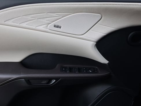 Used 2025 Lexus RX 450h AWD w/ Convenience Package image 12