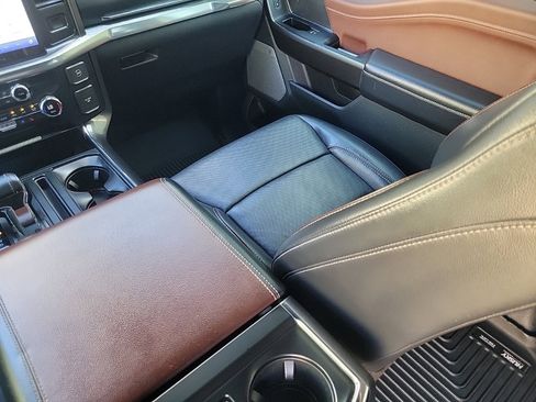 Used 2021 Ford F150 Lariat w/ Max Trailer Tow Package image 18