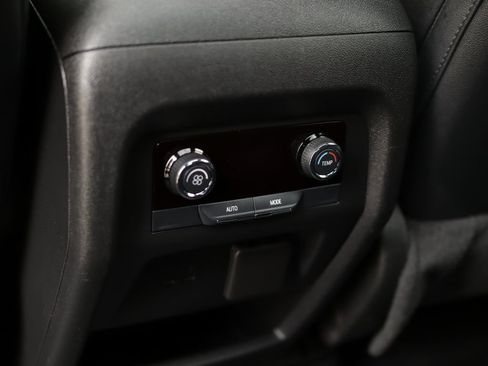 Used 2025 Chevrolet Traverse LT w/ Sun and Wheel Package AWD/4WD image 29