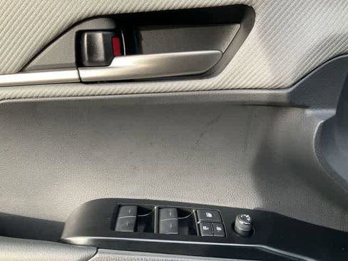 Used 2025 Toyota Camry SE image 14