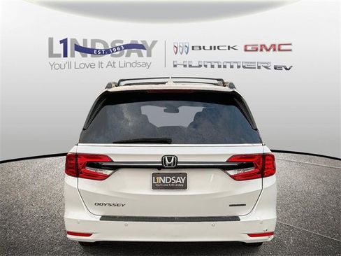 Used 2023 Honda Odyssey Touring image 3