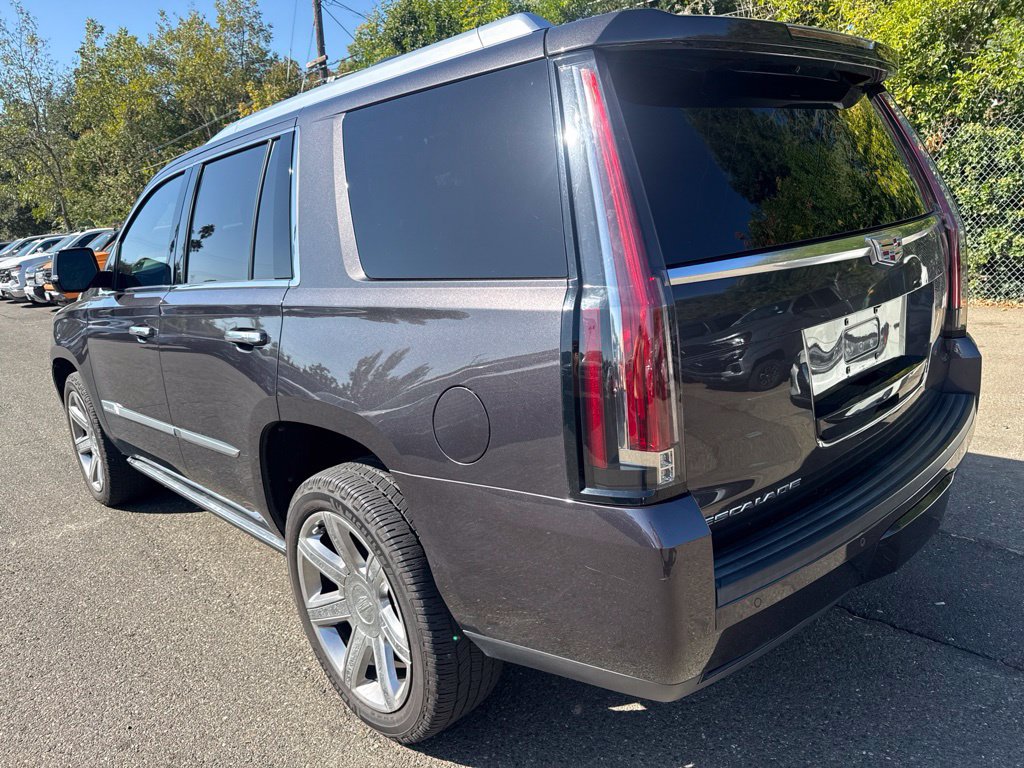 Used 2016 Cadillac Escalade Platinum AWD/4WD image 2