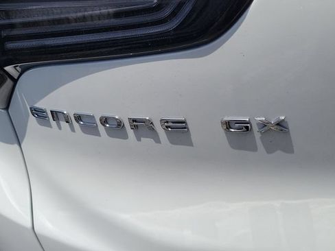 Used 2025 Buick Encore GX Avenir w/ Avenir Convenience Package FWD image 5