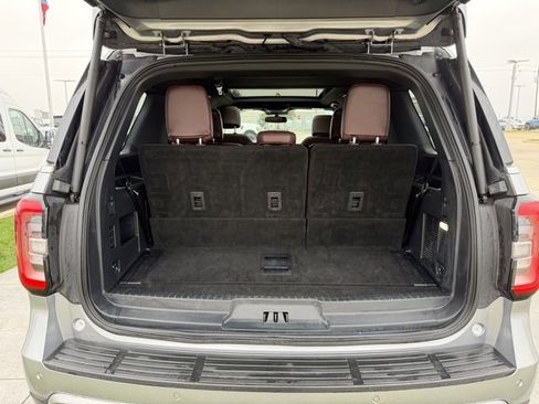 Certified 2024 Ford Expedition Limited image 9