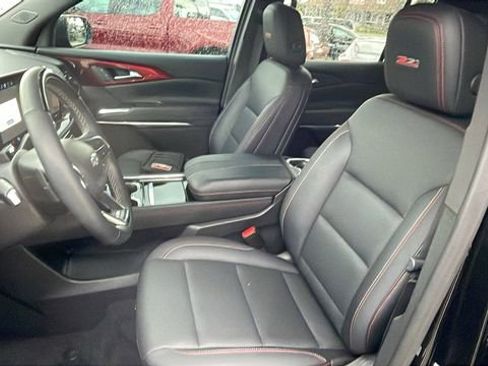 Used 2025 Chevrolet Traverse Z71 w/ Enhanced Driving Package AWD/4WD image 11