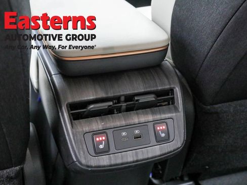 Used 2023 Nissan Ariya FWD image 22