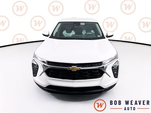 Used 2024 Chevrolet Trax LS w/ LS Convenience Package FWD image 2