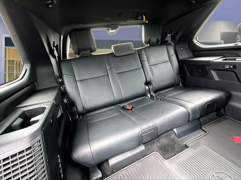 Used 2025 Toyota Sequoia Platinum AWD/4WD image 26