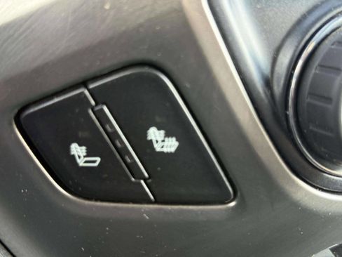 Used 2018 Chevrolet Silverado 1500 LT w/ All Star Edition image 19