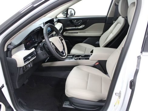 New 2026 Lincoln Corsair Premiere image 22