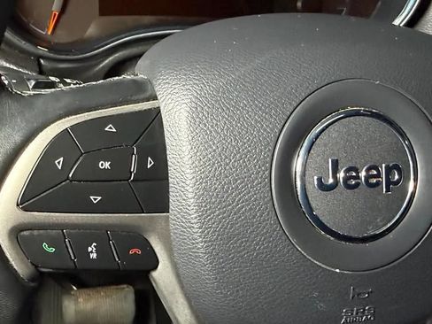 Used 2019 Jeep Grand Cherokee Limited AWD/4WD image 30