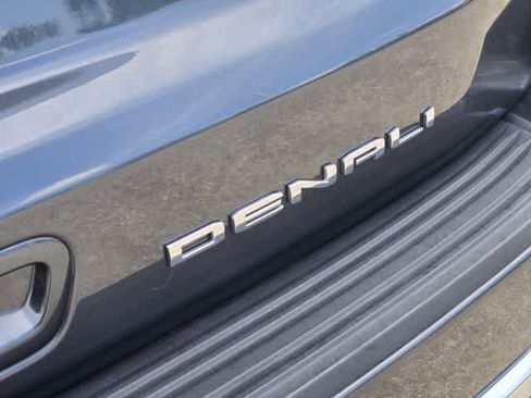 Used 2021 GMC Yukon XL Denali AWD/4WD image 18