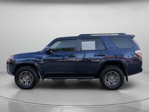 Used 2020 Toyota 4Runner Venture w/ Moonroof Package AWD/4WD image 18