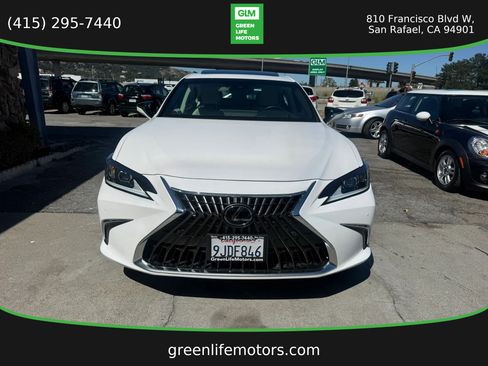 Used 2024 Lexus ES 300h w/ Premium Package FWD image 2