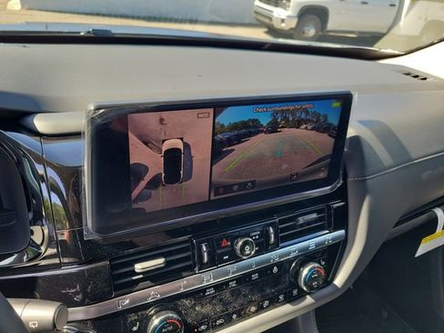 New 2026 Nissan Pathfinder SL FWD image 16