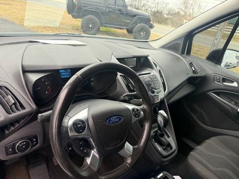 Used 2016 Ford Transit Connect XLT image 10