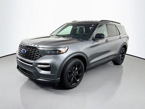 Used 2023 Ford Explorer ST-Line AWD/4WD image 3