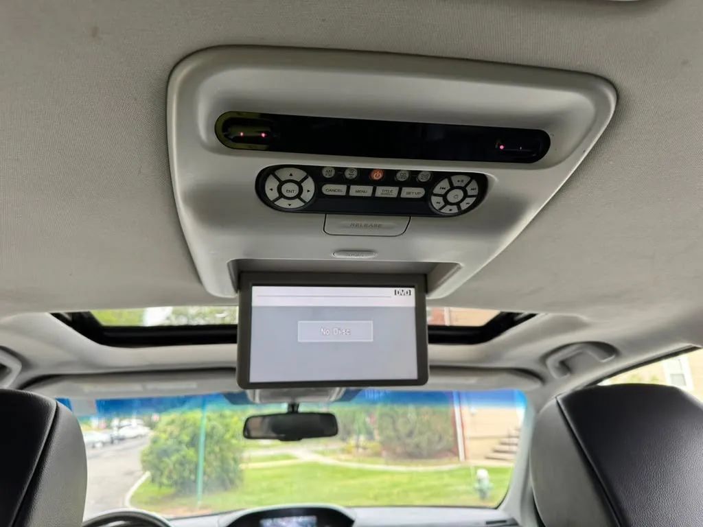 Used 2015 Honda Pilot Touring image 16