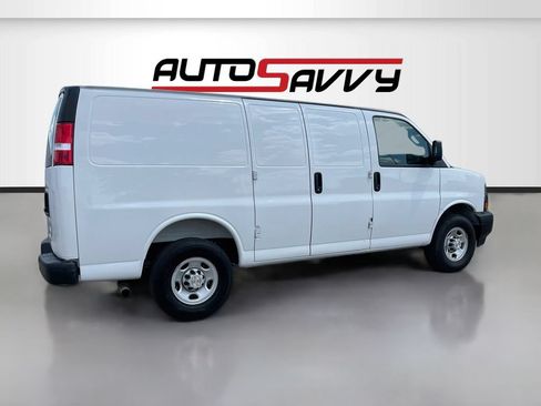 Used 2025 Chevrolet Express 2500 w/ Driver Convenience Package RWD image 7