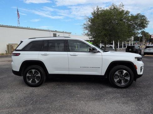 Used 2023 Jeep Grand Cherokee 4WD 4xe image 3