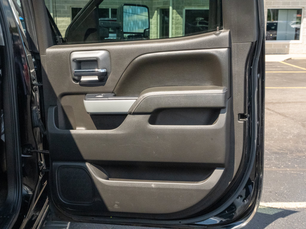 Used 2016 Chevrolet Silverado 2500 LT w/ Midnight Edition AWD/4WD image 12