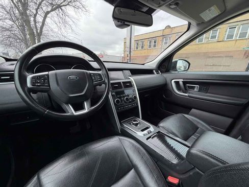 Used 2018 Land Rover Discovery Sport HSE image 18