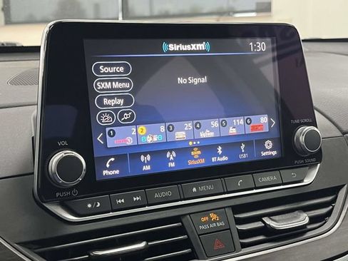 Used 2025 Nissan Altima 2.5 SV FWD image 31