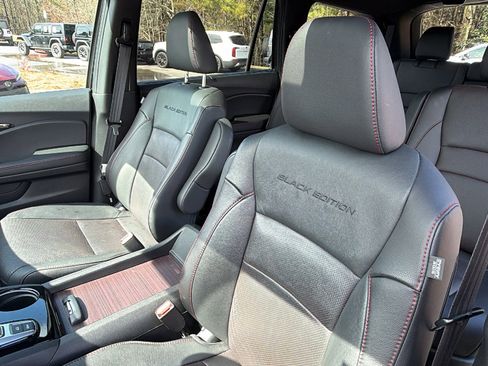 Used 2021 Honda Pilot Black Edition image 17
