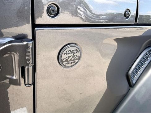 Used 2025 Jeep Wrangler Unlimited Sport AWD/4WD image 30