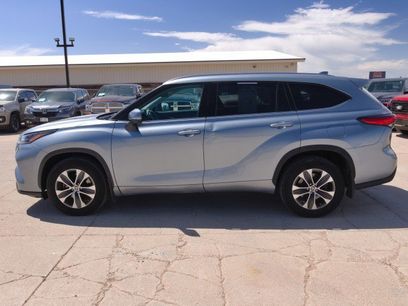 Used 2021 Toyota Highlander XLE