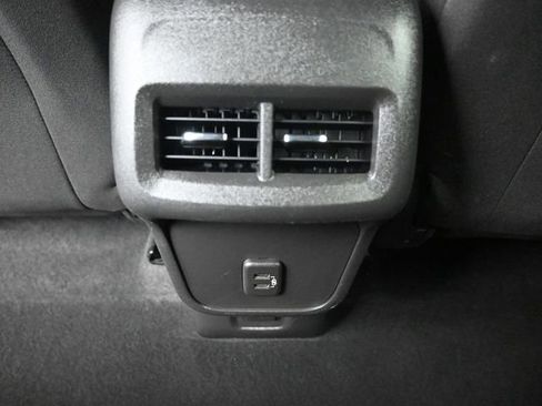 Used 2022 Chevrolet Equinox LT FWD image 29