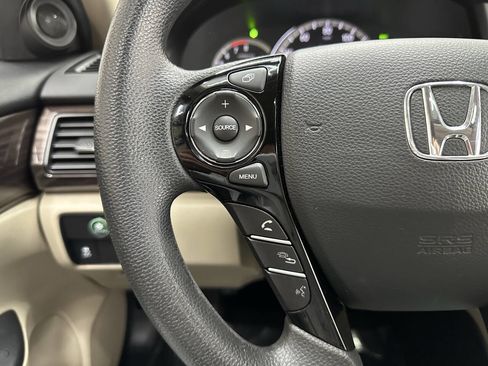 Used 2016 Honda Accord EX image 21
