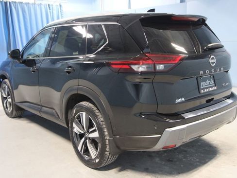 Used 2024 Nissan Rogue SL w/ SL Premium Package image 35