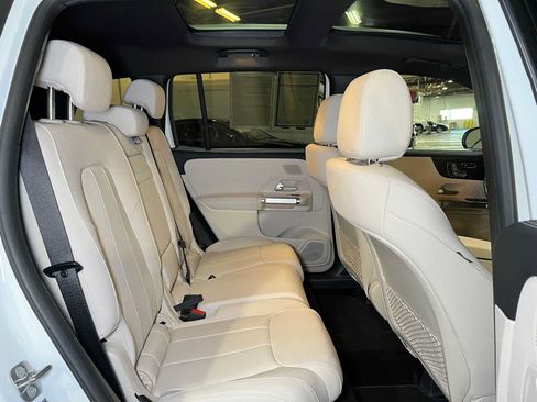 Used 2026 Mercedes-Benz GLB 250 4MATIC image 13