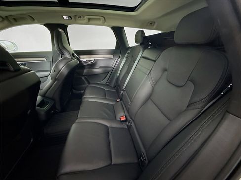 Used 2019 Volvo V90 T5 Cross Country w/ Advanced Package image 25