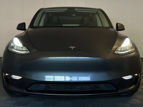 Used 2023 Tesla Model Y Long Range AWD/4WD image 22