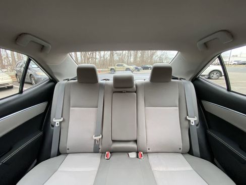 Used 2015 Toyota Corolla LE image 31