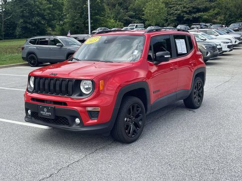 Used 2023 Jeep Renegade Altitude AWD/4WD image 3