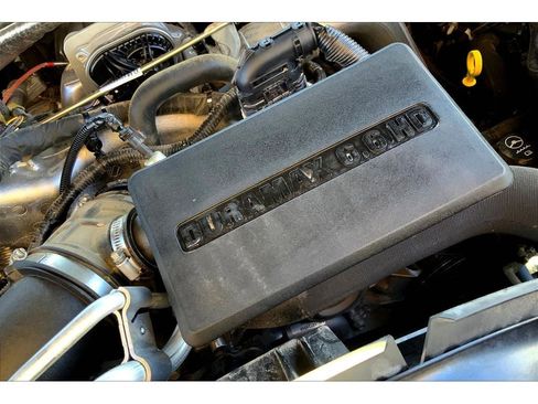 Used 2024 Chevrolet Silverado 2500 ZR2 w/ Technology Package image 33