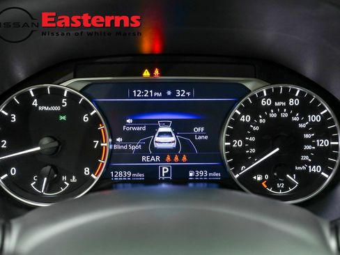 Used 2025 Nissan Altima 2.5 SV FWD image 17