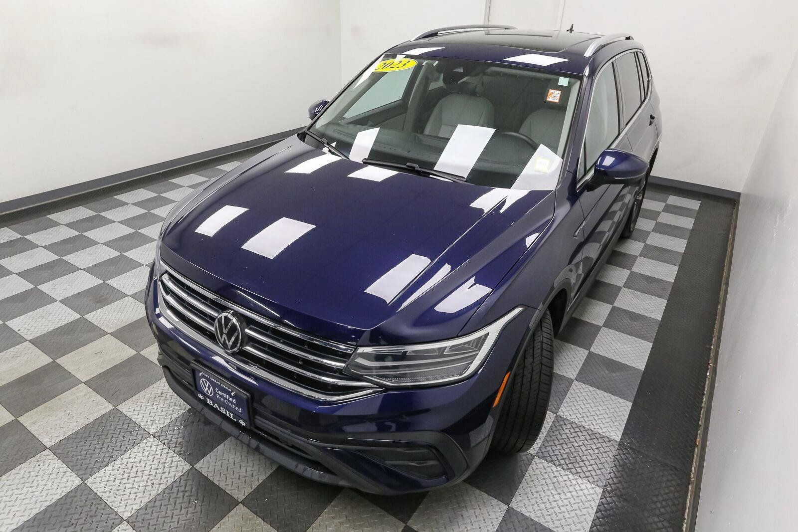 Certified 2023 Volkswagen Tiguan SE w/ Panoramic Sunroof Package FWD image 7