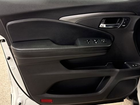 Used 2022 Honda Pilot Special Edition image 3