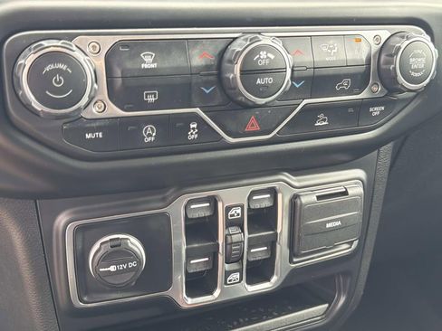 Used 2023 Jeep Wrangler Unlimited Sport AWD/4WD image 24