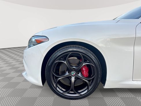 Used 2018 Alfa Romeo Giulia Ti Sport w/ Quick Order Package 22S Sport AWD/4WD image 19